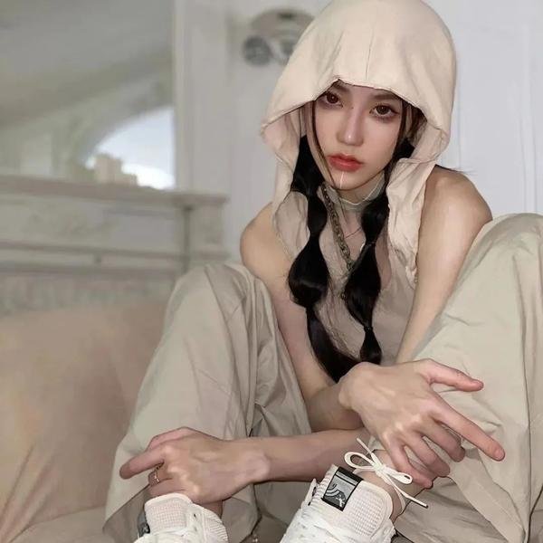 他的摩托车，她的岛